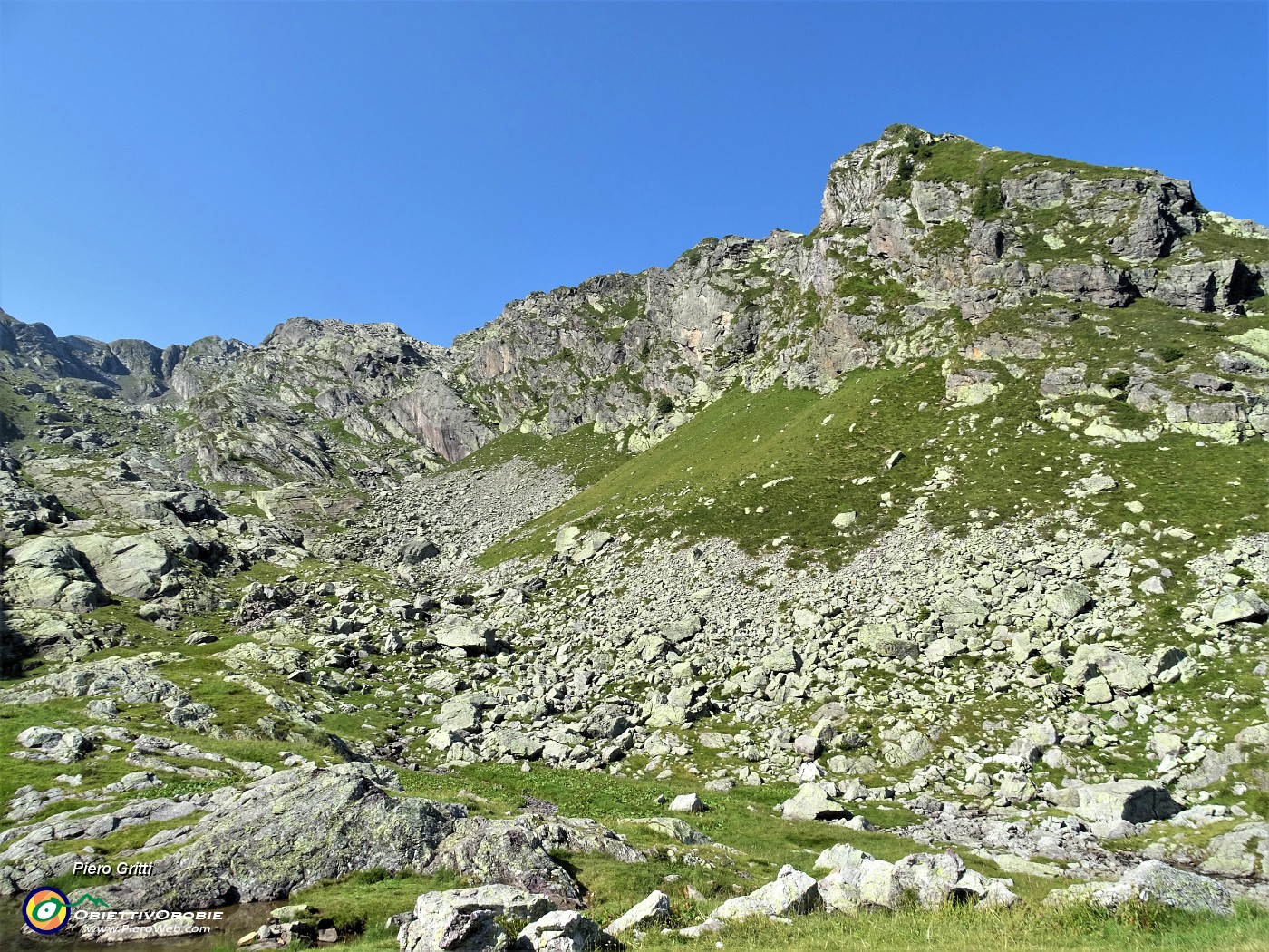 27 il Pizzo della nebbia (2243 m) oggi in pieno sole ! .JPG